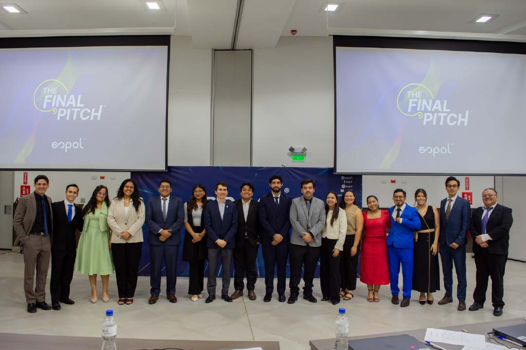 Estudiantes finalistas de FIMCP