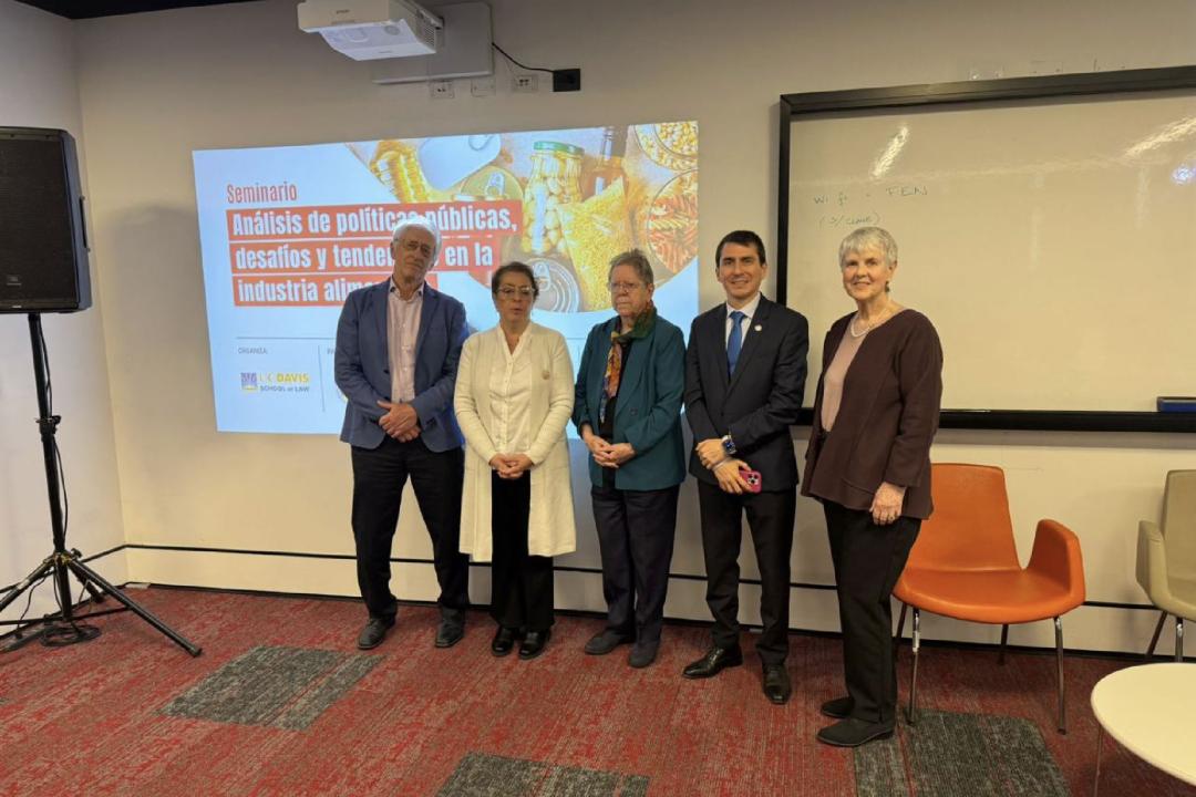 Decano de la FIMCP ESPOL participó en Seminario en Chile