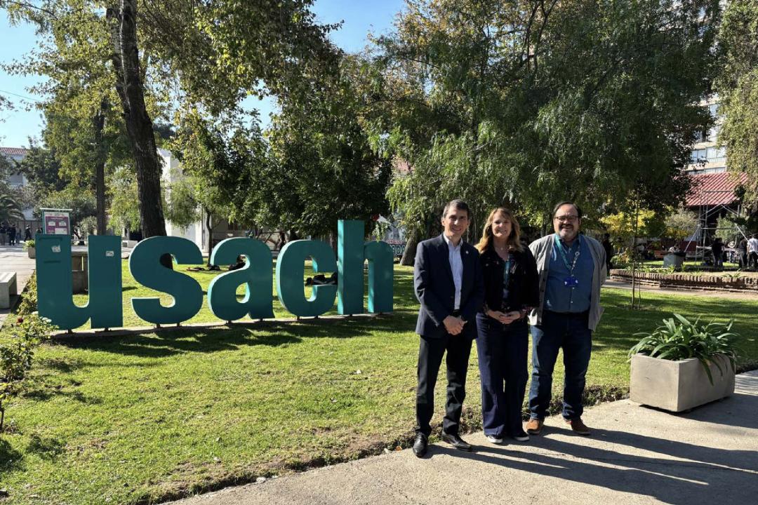 Decano de FIMCP ESPOL Dr. Rómulo Salazar en Visita a USACH LABEN Chile