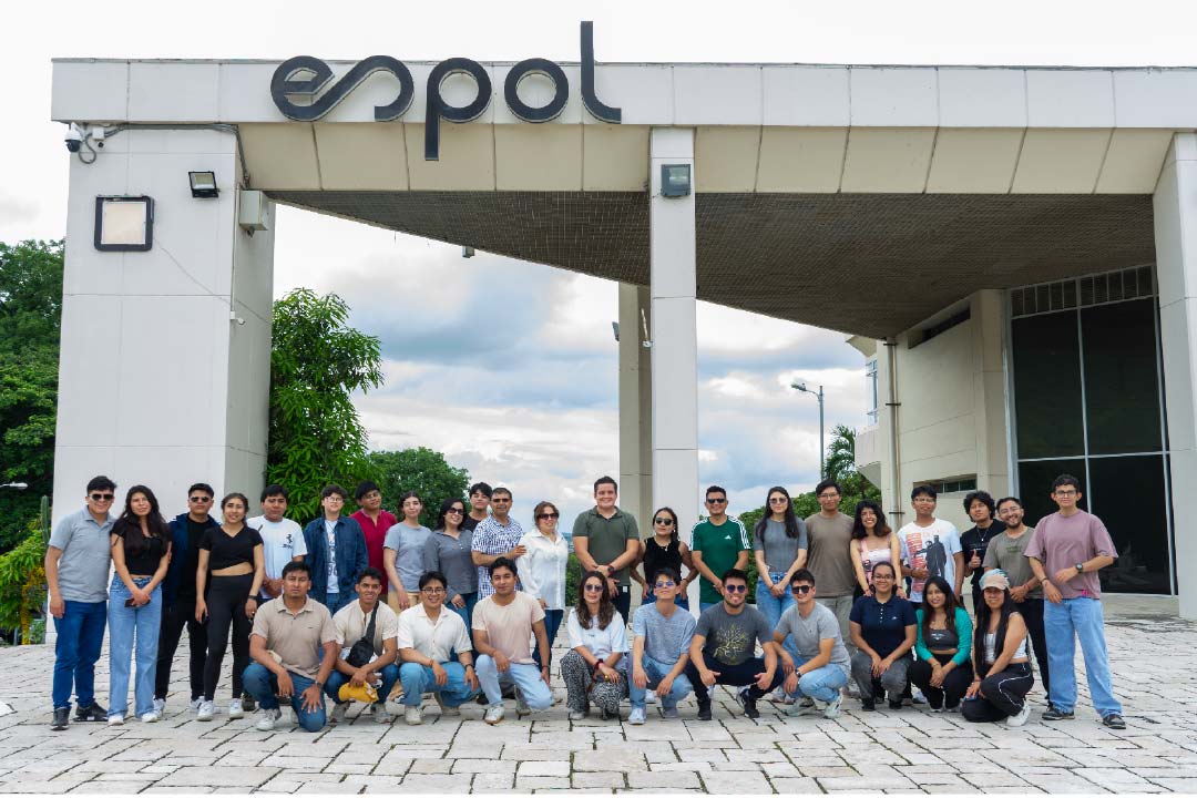  Estudiantes de EPN visitaron la ESPOL y FIMCP © Fotografía: Daniela Pérez Zambrano