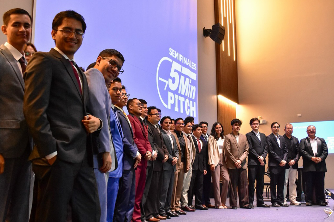 Ingeniería Mecatrónica de la FIMCP desarrolló la semifinal del 5MIN PITCH