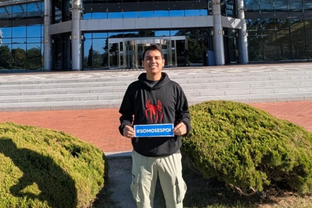 M.S. in Intelligent Robotics en la Sungkyunkwan University (SKKU), en Corea del Sur.