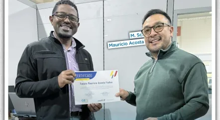 M. Sc. Mauricio Acosta recibió reconocimiento por contribución a Revista Científica GeoLatitud